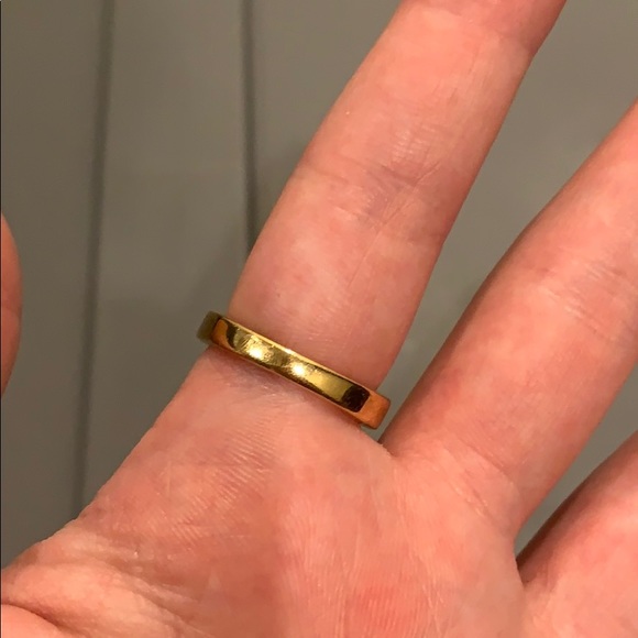 NEW Gorgeous Ring w/ Sparkling Gems - Picture 3 of 5